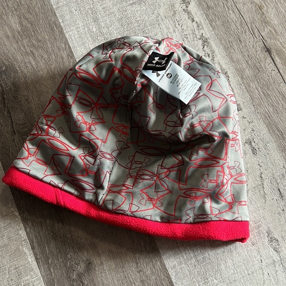 Under Armour Fleece Beanie Winter Hat Stretchy - Coral Red - small & soft - Picture 3 of 5
